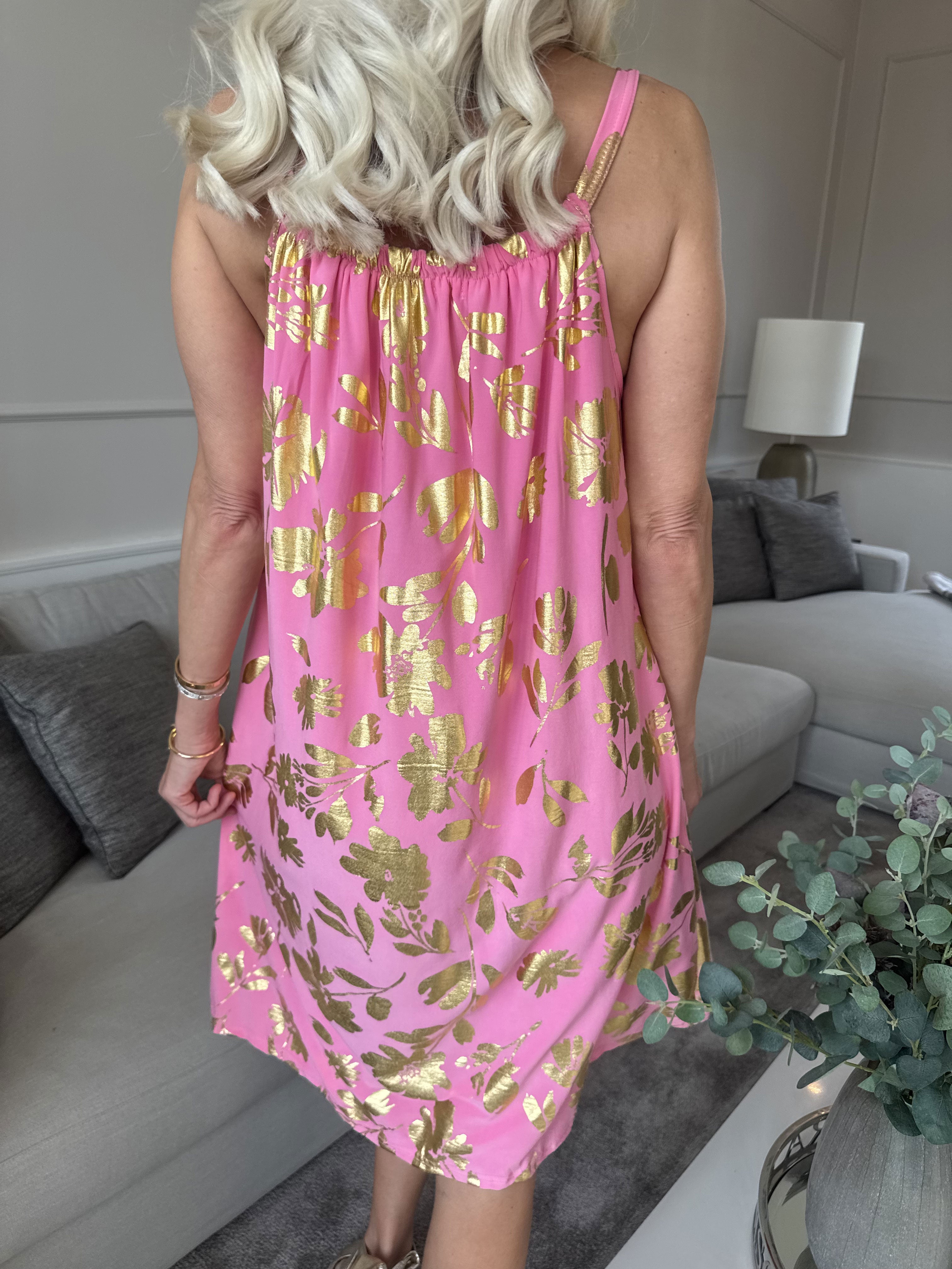 SunLove Gold Flower - Elastisk stropkjole med store guldblade